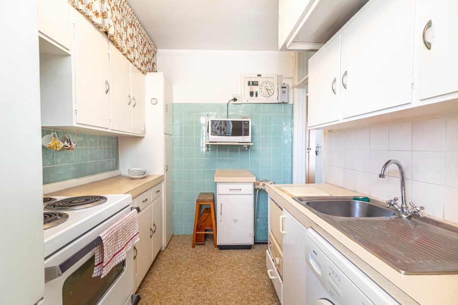 2 Bedroom Property for Sale in Sea Point Western Cape